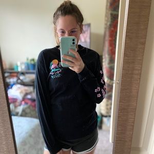 Riot society long sleeve tee size medium